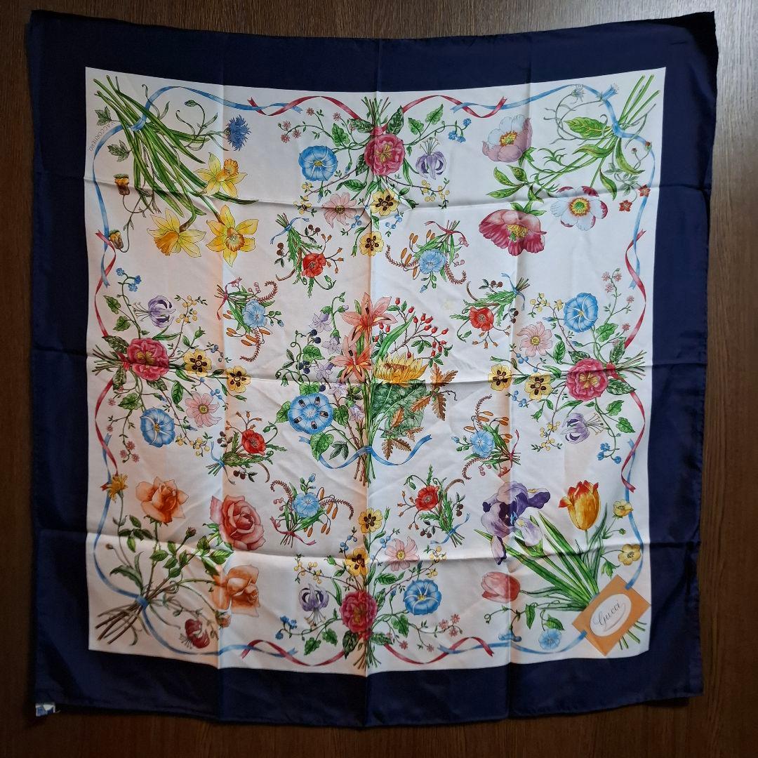 Gucci 花柄 シルクスカーフ