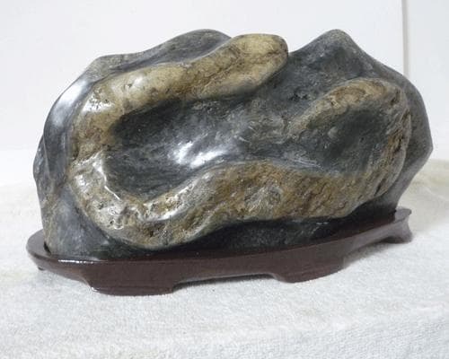 希少　美品　蛇石　縁起物　鑑賞石　台座付き