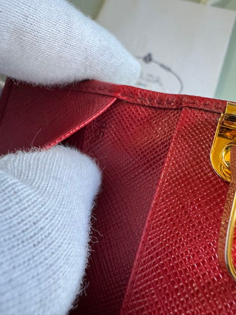PRADA プラダ４連キーケースサフィアーノレザー レッド