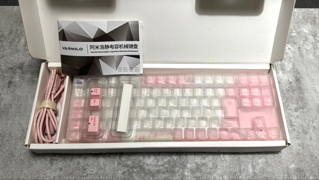 【日本発売記念バージョンキーボード】 VARMILO 桜キーボード　桜軸