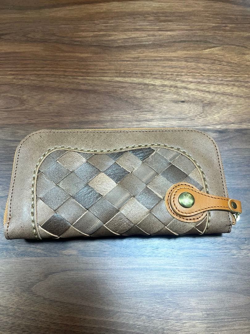 【新品・値下げ交渉可】ロビタ　robita レザー長財布 ブロンズカラー