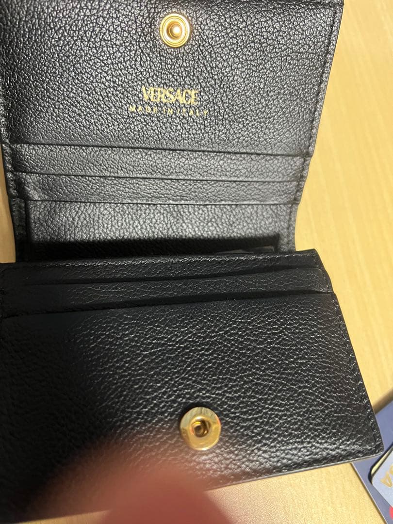 VERSACE ブラックレザー 二つ折り財布