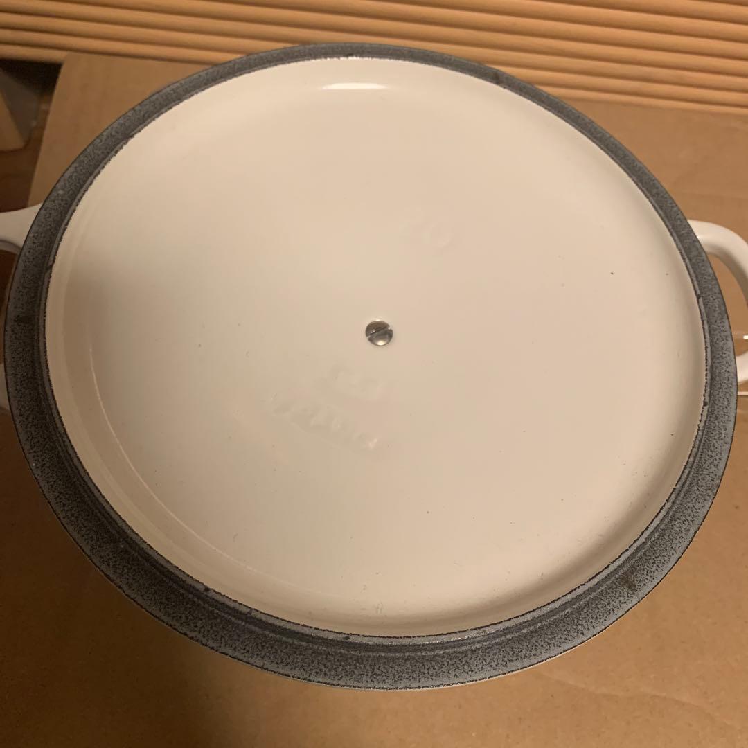 ルクルーゼ　ココットロンド　20cm