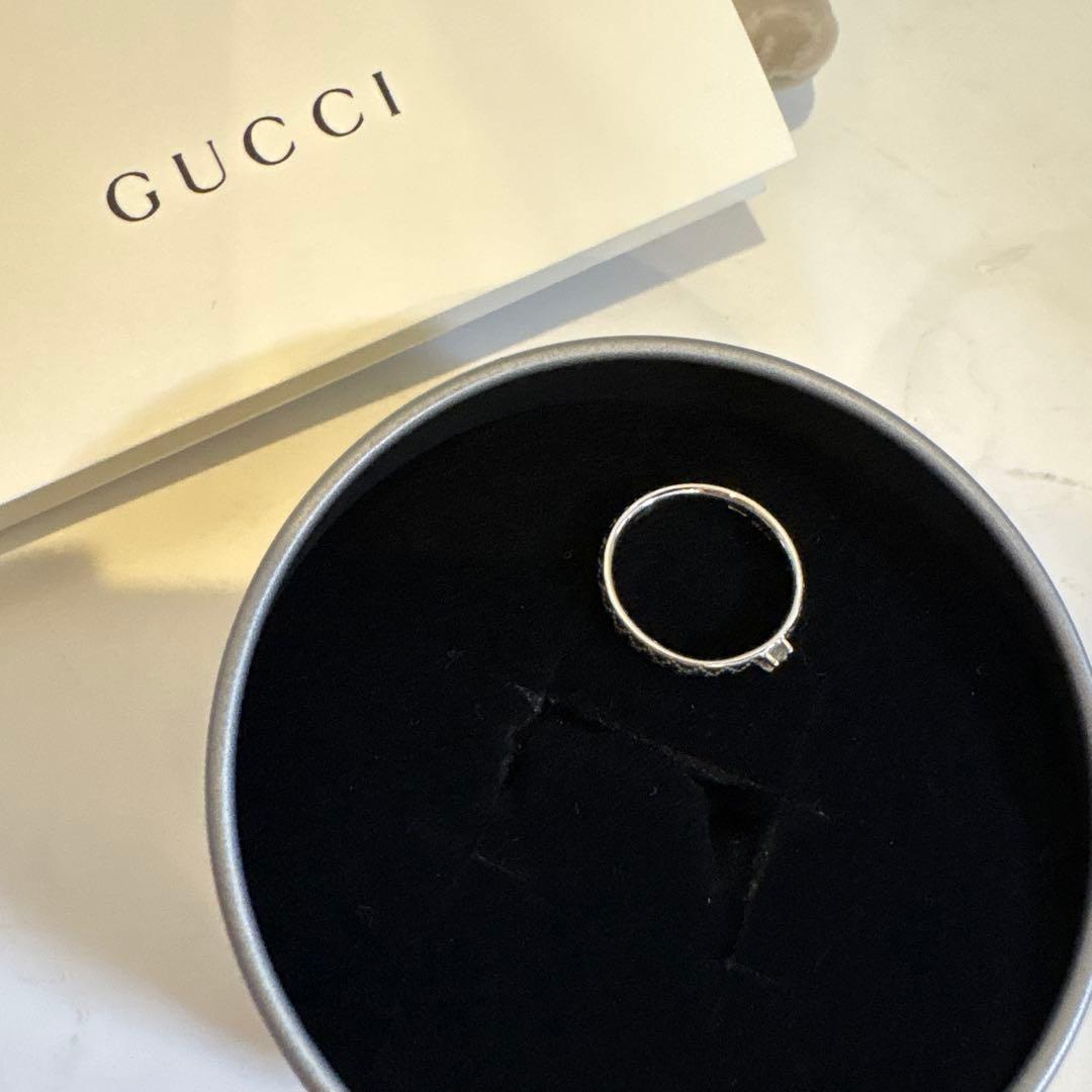 GUCCI シルバー装飾付きリング ケース付き