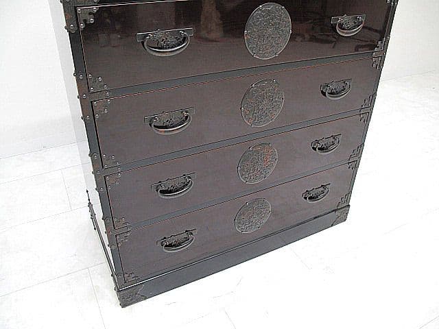 仙台箪笥 漆鏡面仕上げ 重厚手打ち金具　和家具　整理箪笥　和箪笥　伝統工芸