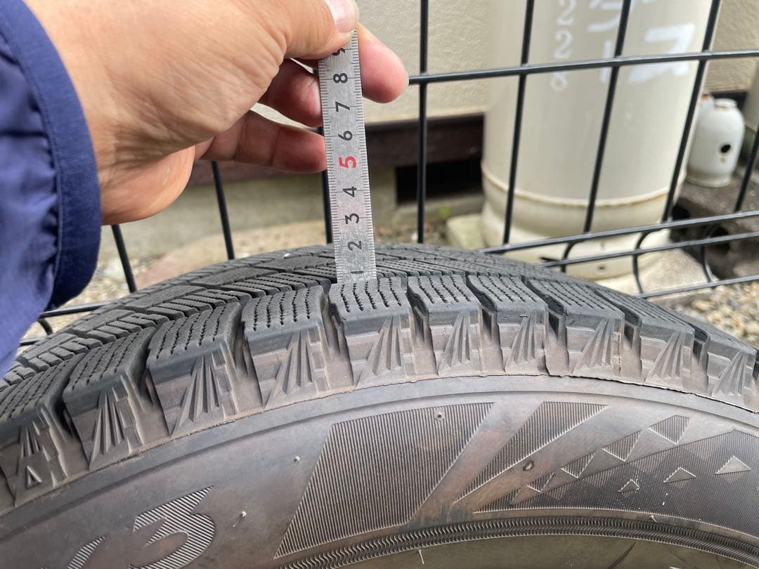 90系ボクシー16インチ スポークデザイン スタッドレスタイヤ4本セット