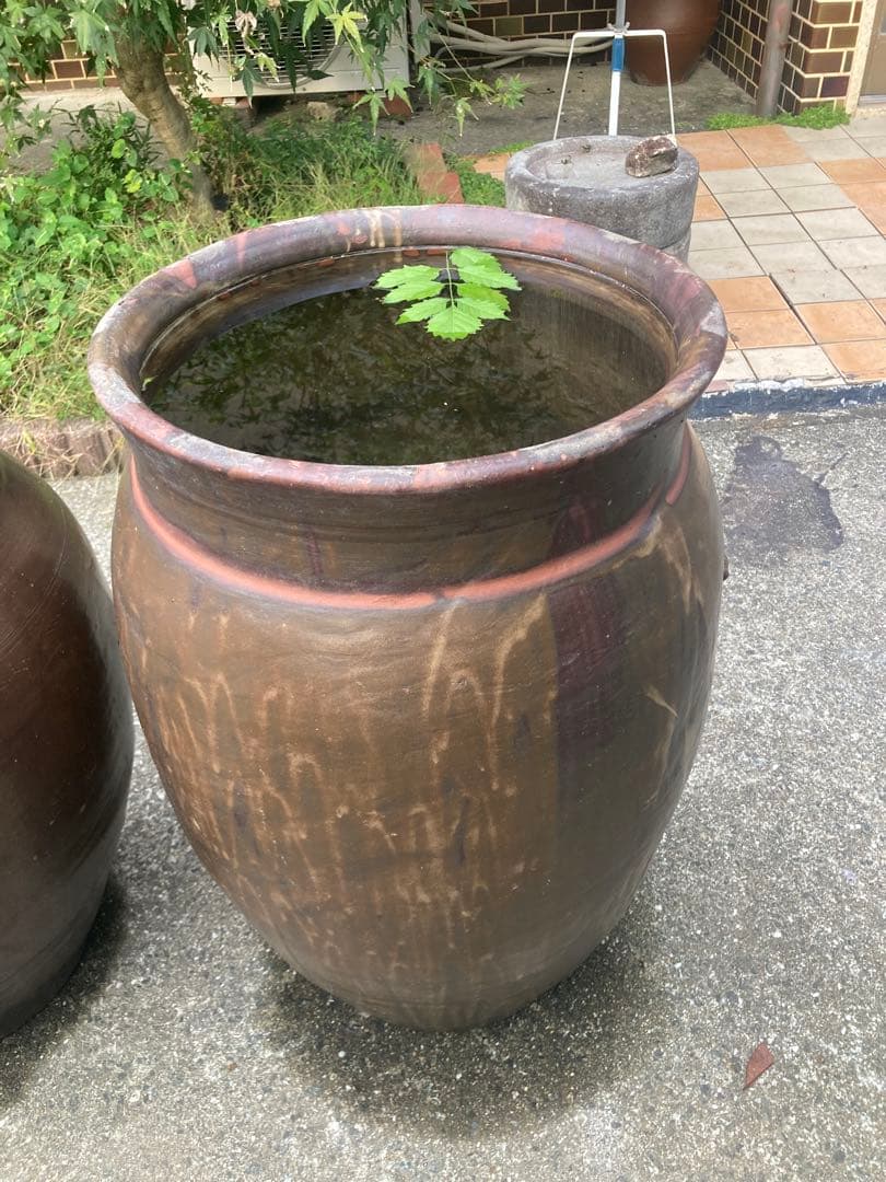 67センチ。特大。甕 古い 陶器製 古民家 インテリア 庭 植木鉢 メダカ鉢に