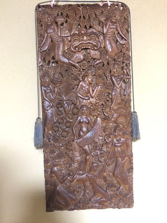 (少数民族や国家の壁飾り)珍しい彫刻品