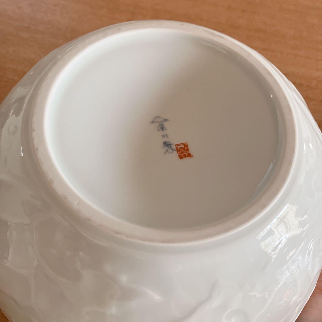 深川製磁　百年庵　白磁　壺　花瓶　花器　レリーフ　牡丹