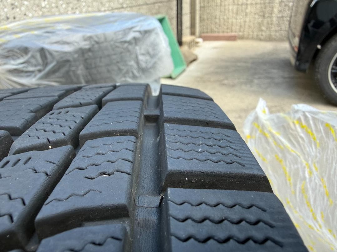 ダウンロップ　スタッドレスタイヤ 18インチ 225/60R18　タイヤ