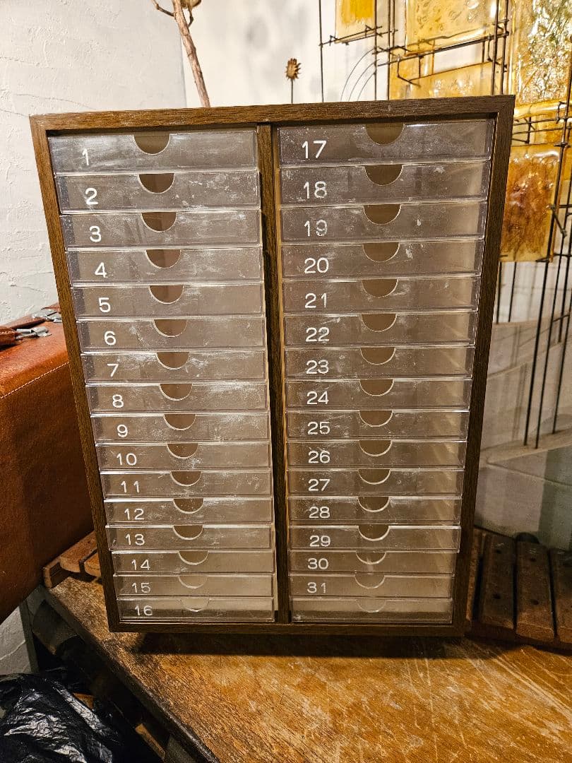 薬箱　引き出し　ラック　レターケース　スチール　木目調　昭和レトロ　アンティーク