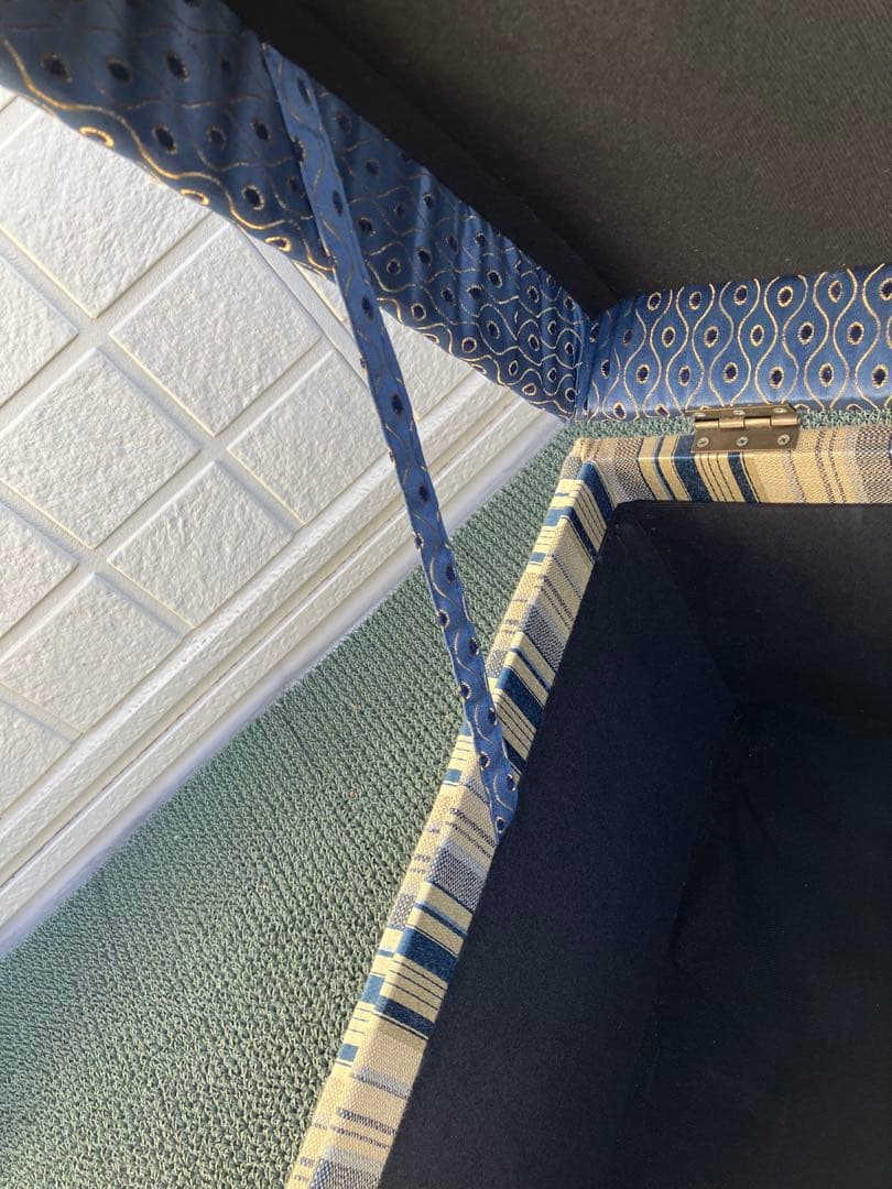 ジェニファーテイラー 収納付スツール＋フリンジクッション