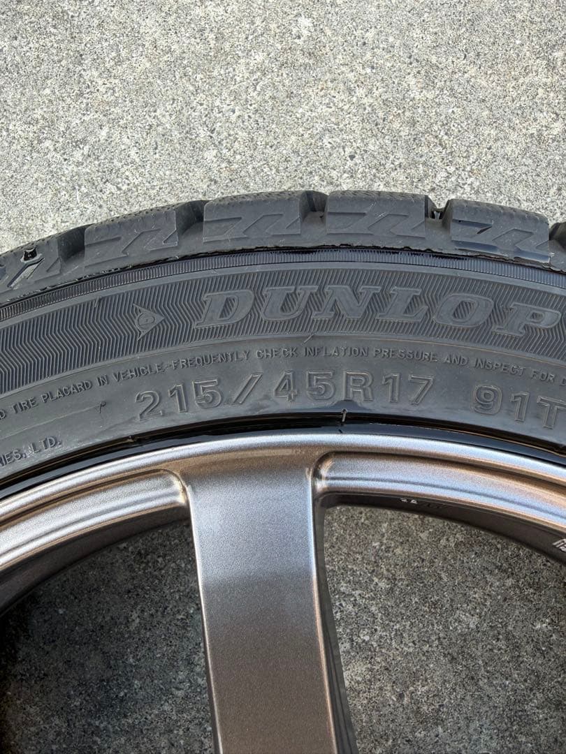 エンケイ50プリウス17インチ スタッドレスタイヤセット