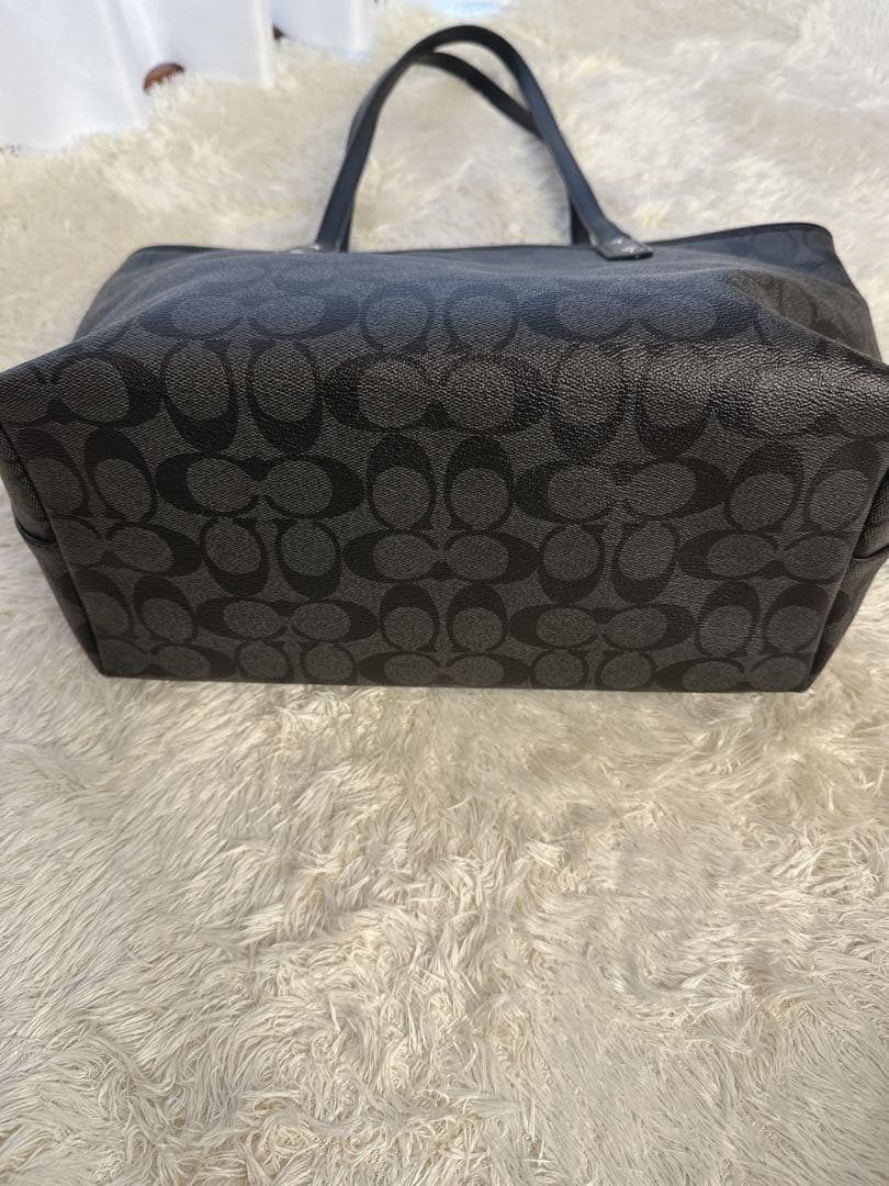 美品 コーチ トートバッグ シグネチャー ブラック PVC A4可