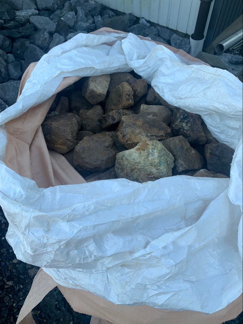 岐阜石　チャート割栗　50-150サイズ　600kg 引取限定