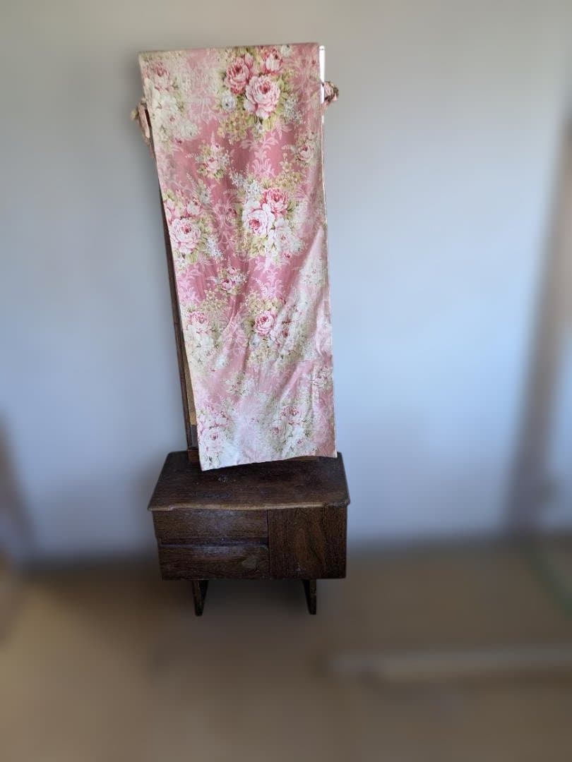 ヴィンテージ木製ドレッサー ピンク花柄