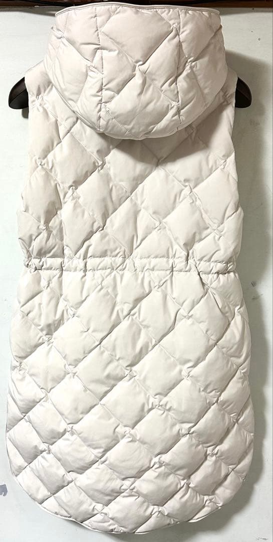 UNFILO TAION コラボフード付きダウンベスト　ジレ　アイボリー