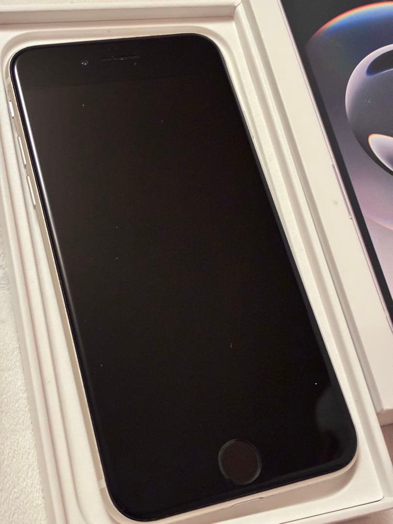 Apple iPhone se 第3世代　ホワイト　割れ傷なし　128