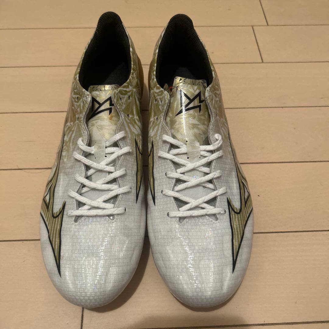 Mizuno Alpha サッカーシューズ ホワイト/ゴールドエリート