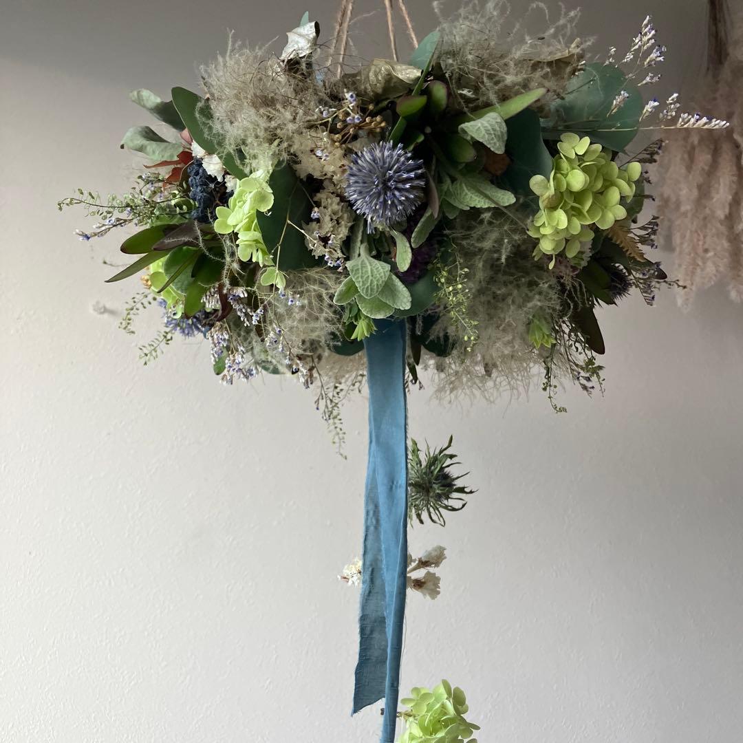 アナベルとルリタマアザミ、エリンジウムのフライングリース　リューカデンドロン