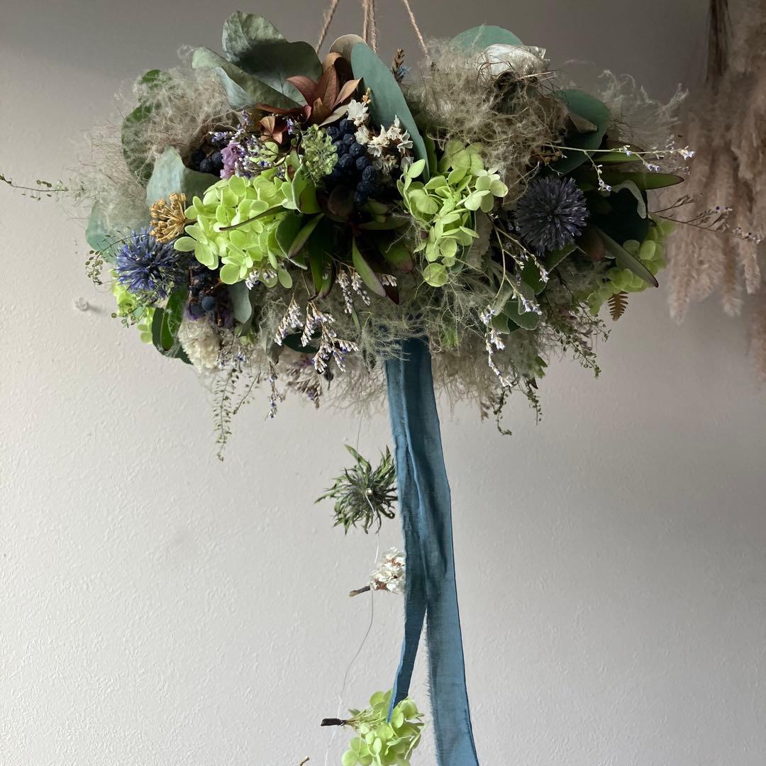 アナベルとルリタマアザミ、エリンジウムのフライングリース　リューカデンドロン