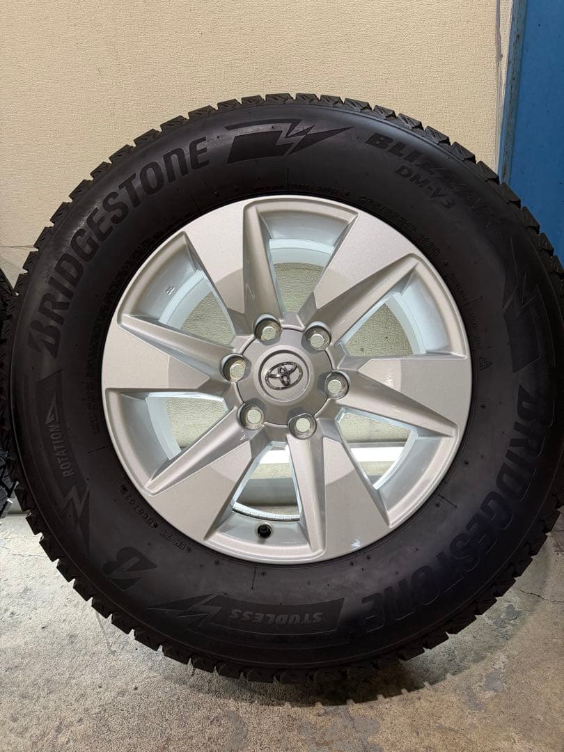 ブリザック DM-V3 スタッドレスタイヤ 265/65R17 ランクル　プラド