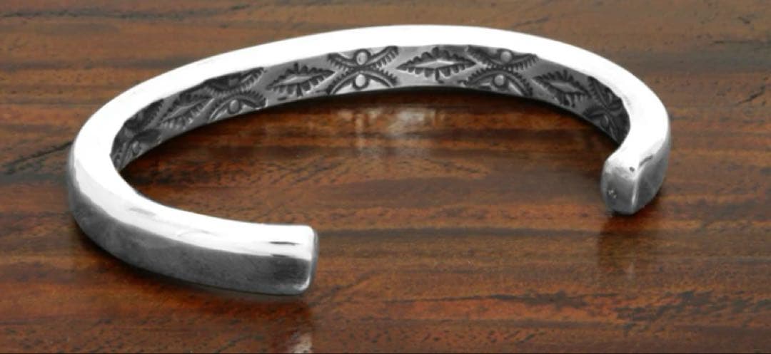 【美品】MOTO/モト/コンテンポラリーネイティブ スタンプバングル