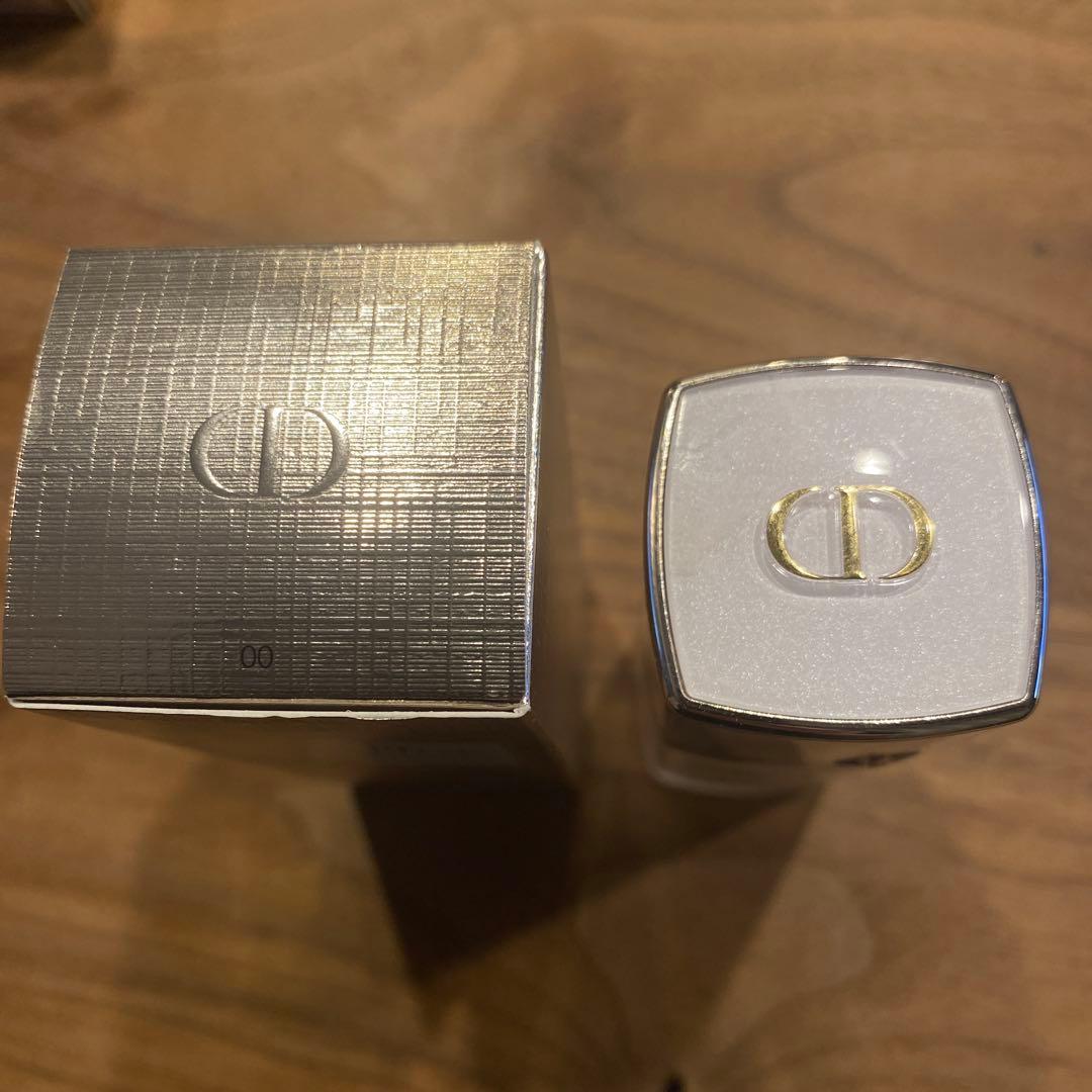 Dior Prestige Le Protecteur UV ルミエールBB00
