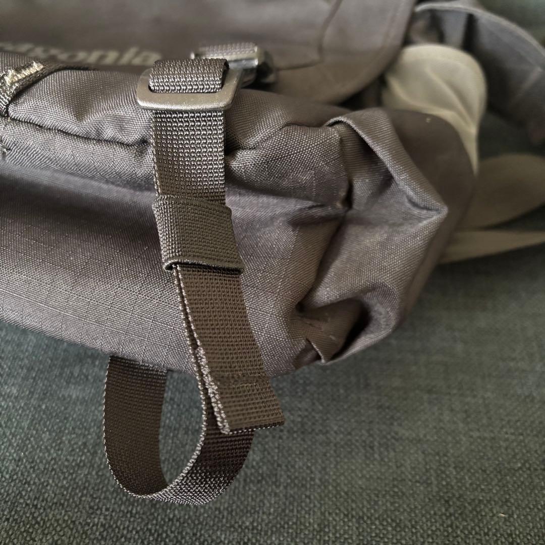 【美品】patagonia メッセンジャーバッグ