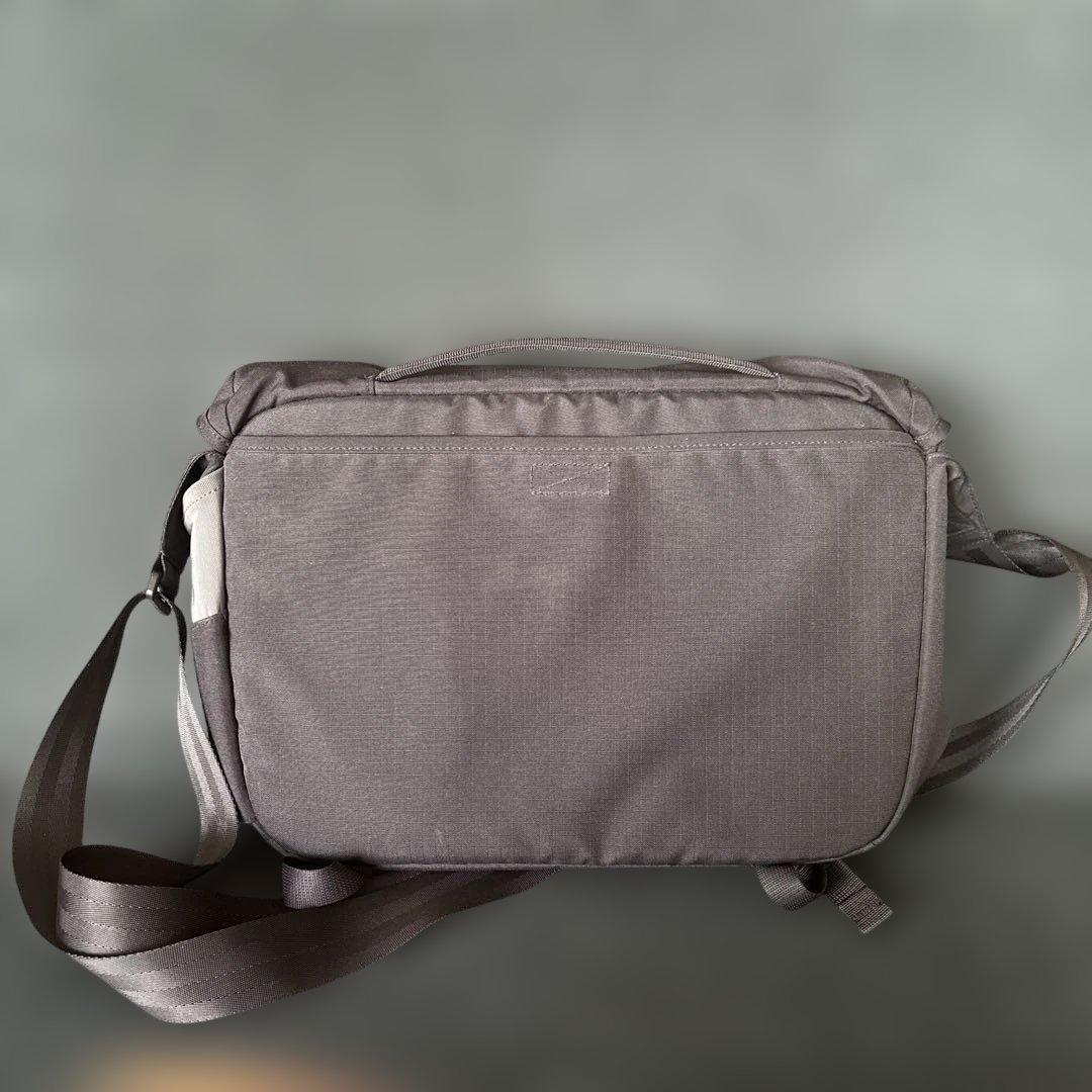 【美品】patagonia メッセンジャーバッグ