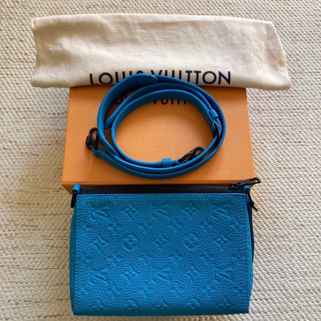 LOUIS VUITTON トリアングル メッセンジャー 御堂筋限定