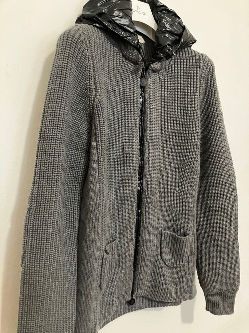 Moncler モンクレール　フード付きウールニットカーディガン