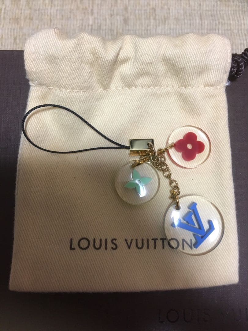 新品未使用 ルイヴィトン ビジューテレフォンヌ フルール 携帯ストラップ