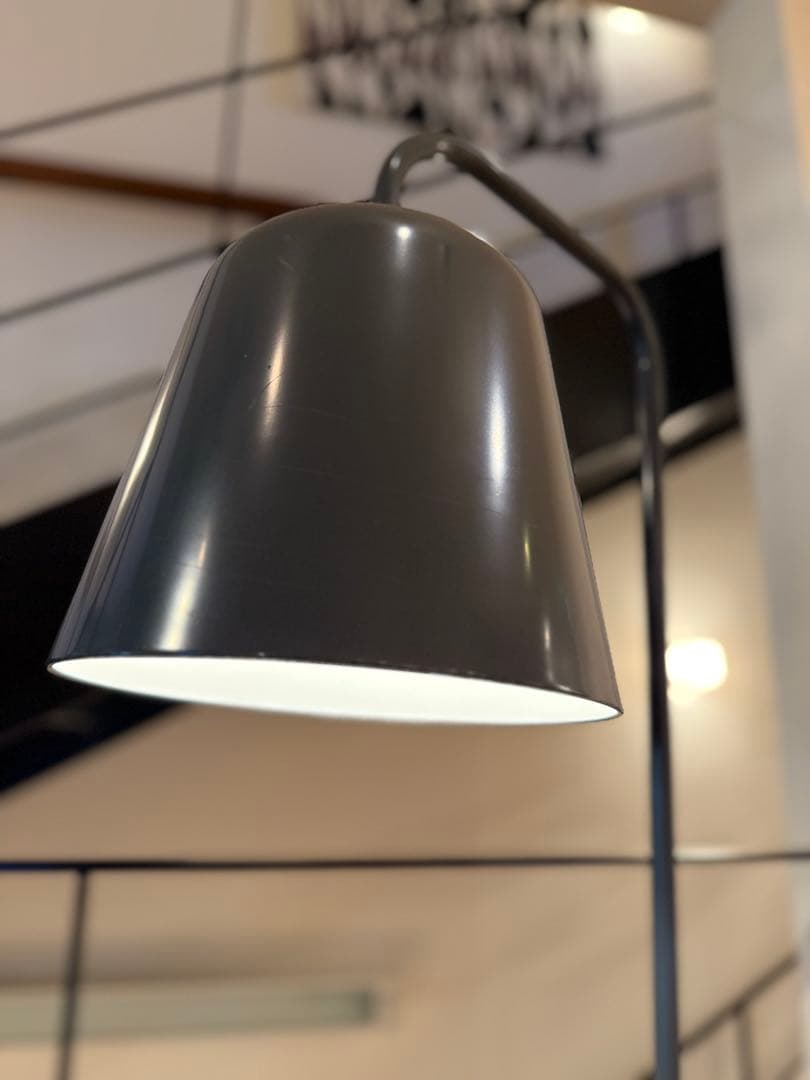 【展示品】グレー フロアスタンド スタンドライト スタイリッシュ 大きめ