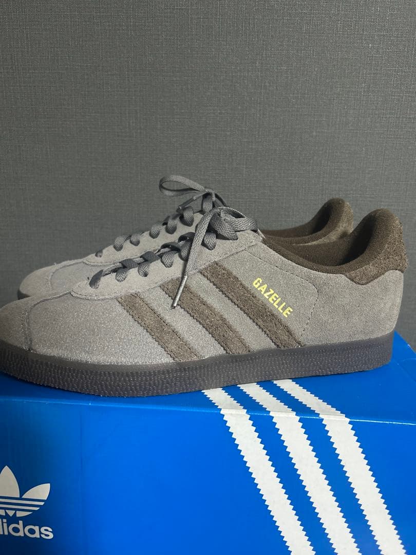 adidas gazelle ダークブラウン