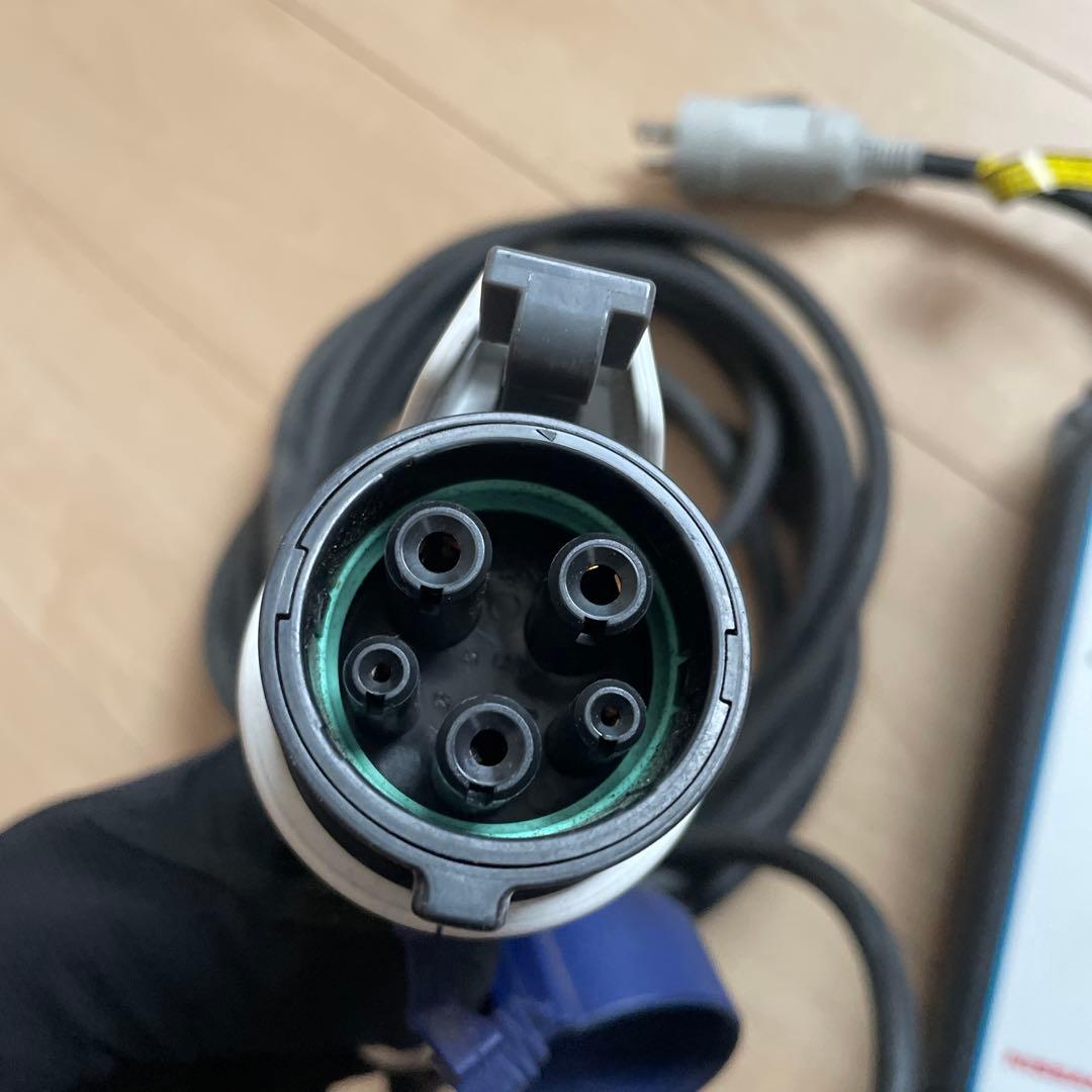 NISSAN EV リーフ充電ケーブル