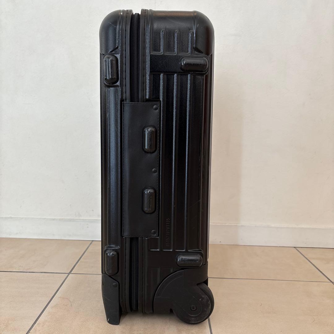 リモワ　キャリーケース