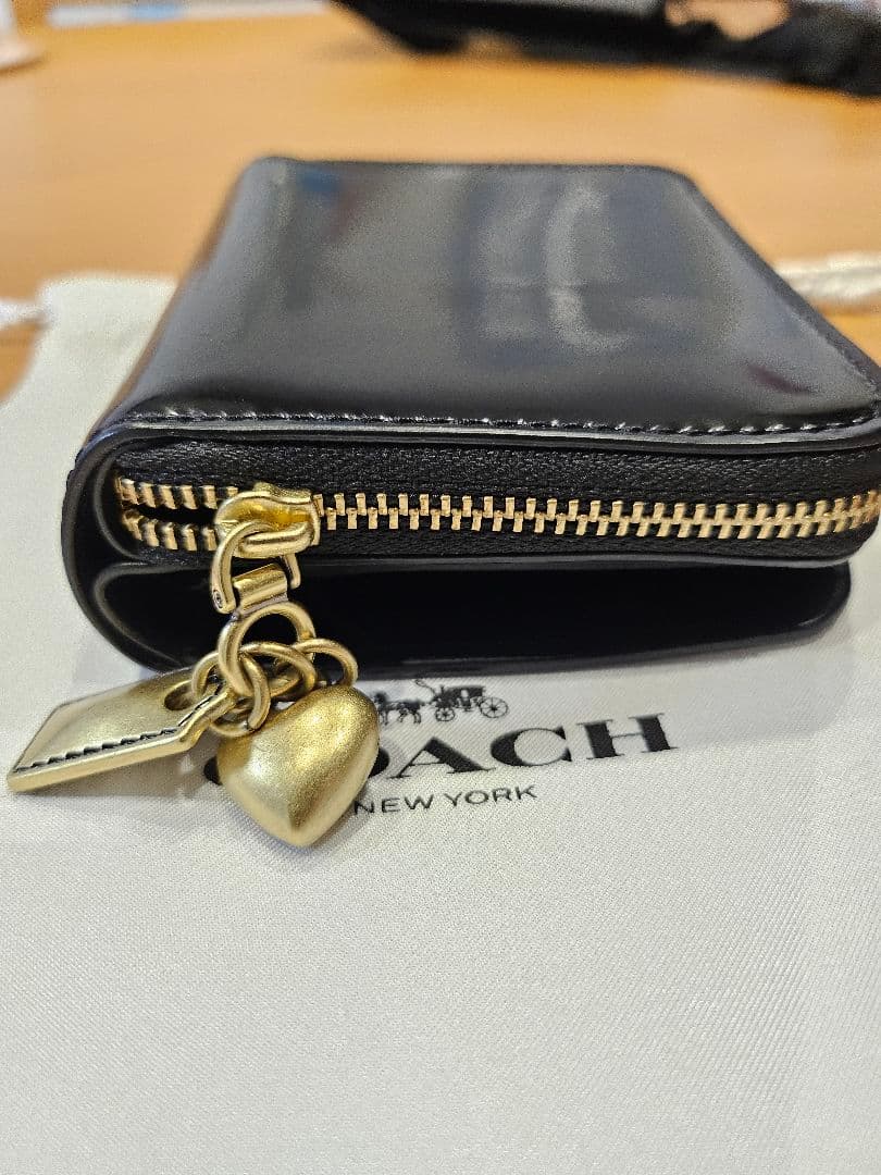 COACH エッセンシャル ビルフォールド ウォレット・チャーム 財布