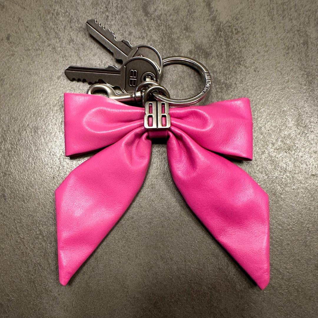 BALENCIAGA ピンクリボンキーホルダー　バックチャーム　最終値下げ