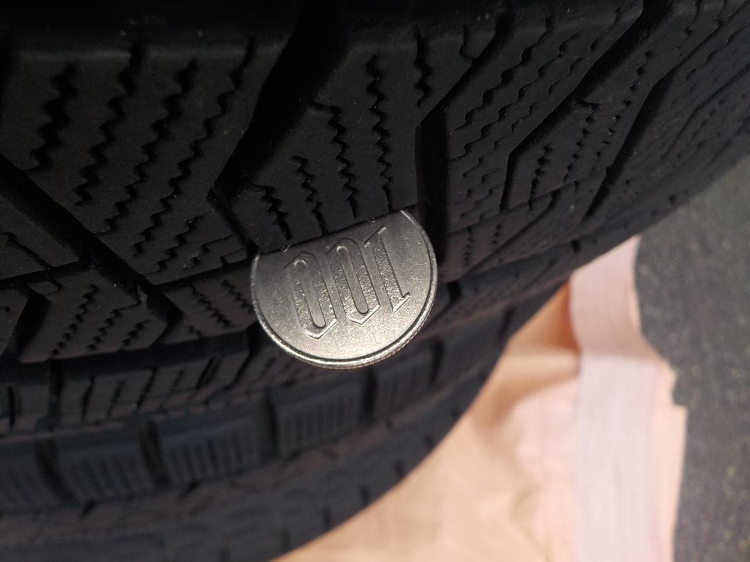大阪 ピレリ スタッドレスホイール付4本セット走行3000km225/65R17