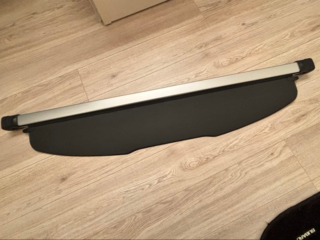 トヨタ純正　カローラクロス　トノカバー