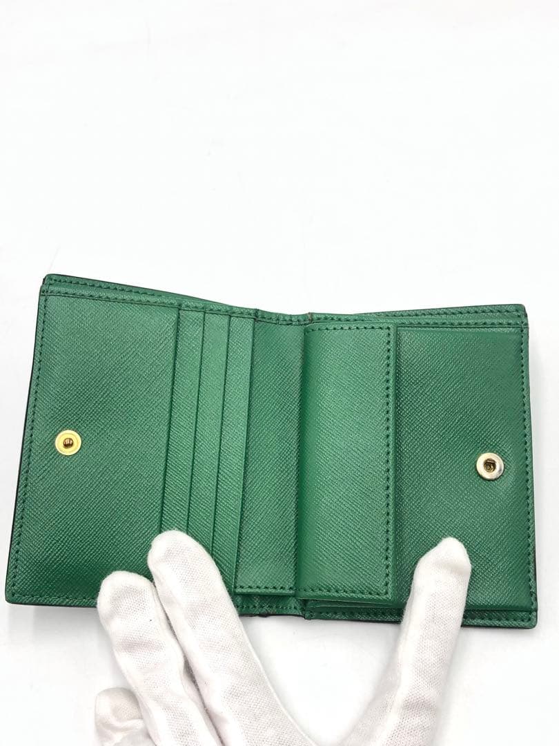 マルニ　二つ折り財布　財布　グリーン　お洒落　レディース　ブランド　ファスナー