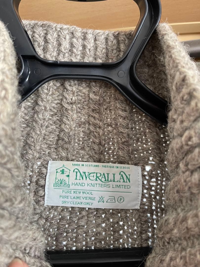 Inverallan ケーブル編みカーディガン グレー