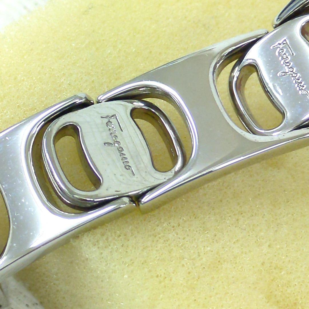 サルヴァトーレ・フェラガモ ブレストレット シルバーカラー イタリア製