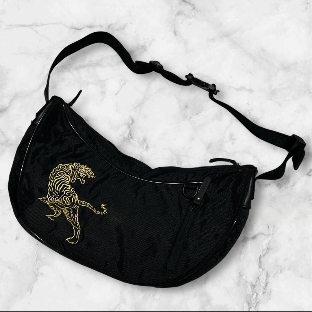 【激レア オニツカタイガー メッセンジャー　刺繍】ボディバッグ 虎 良品