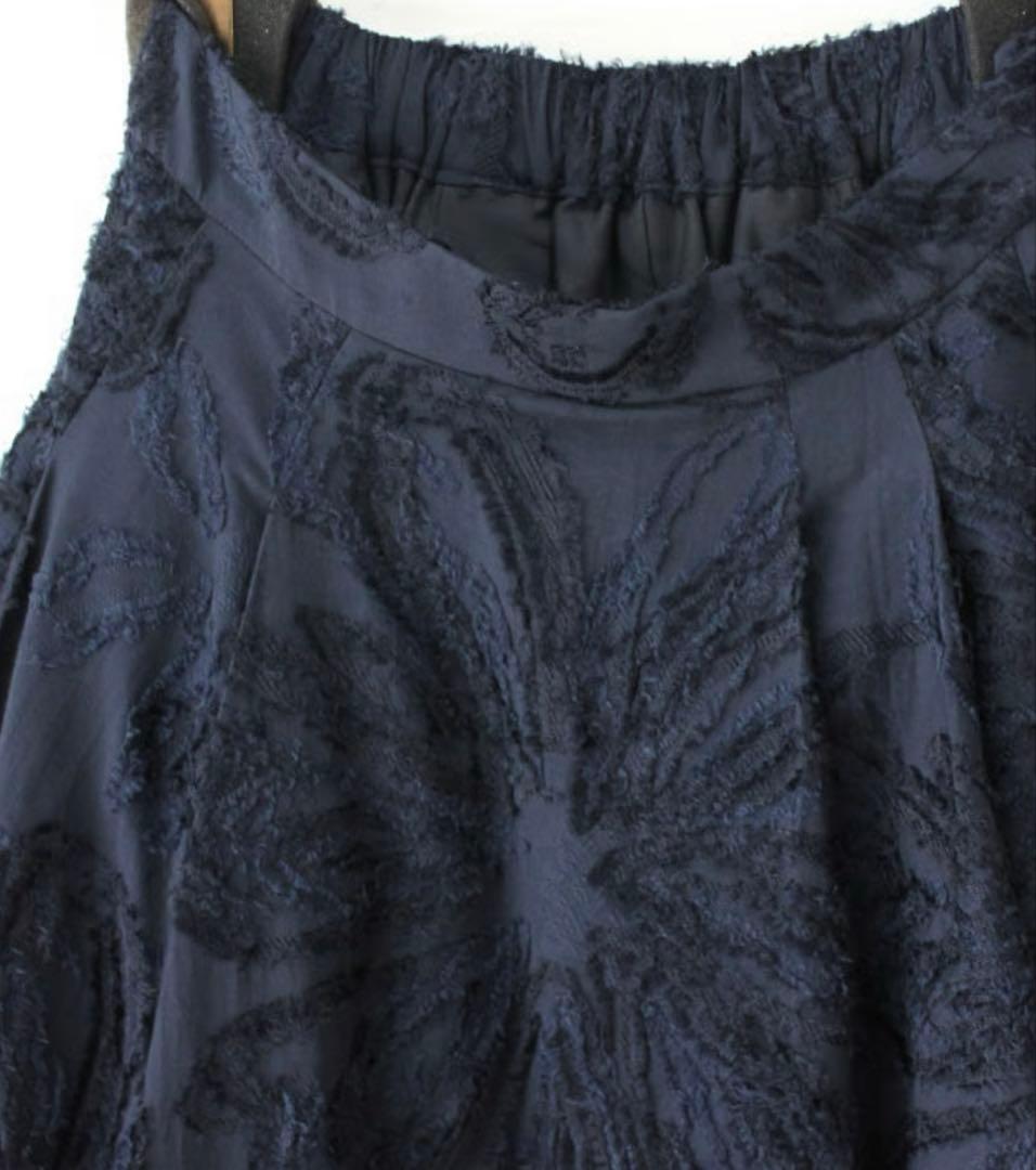 SUSURI ススリ トラピーズスカート 花柄 navy