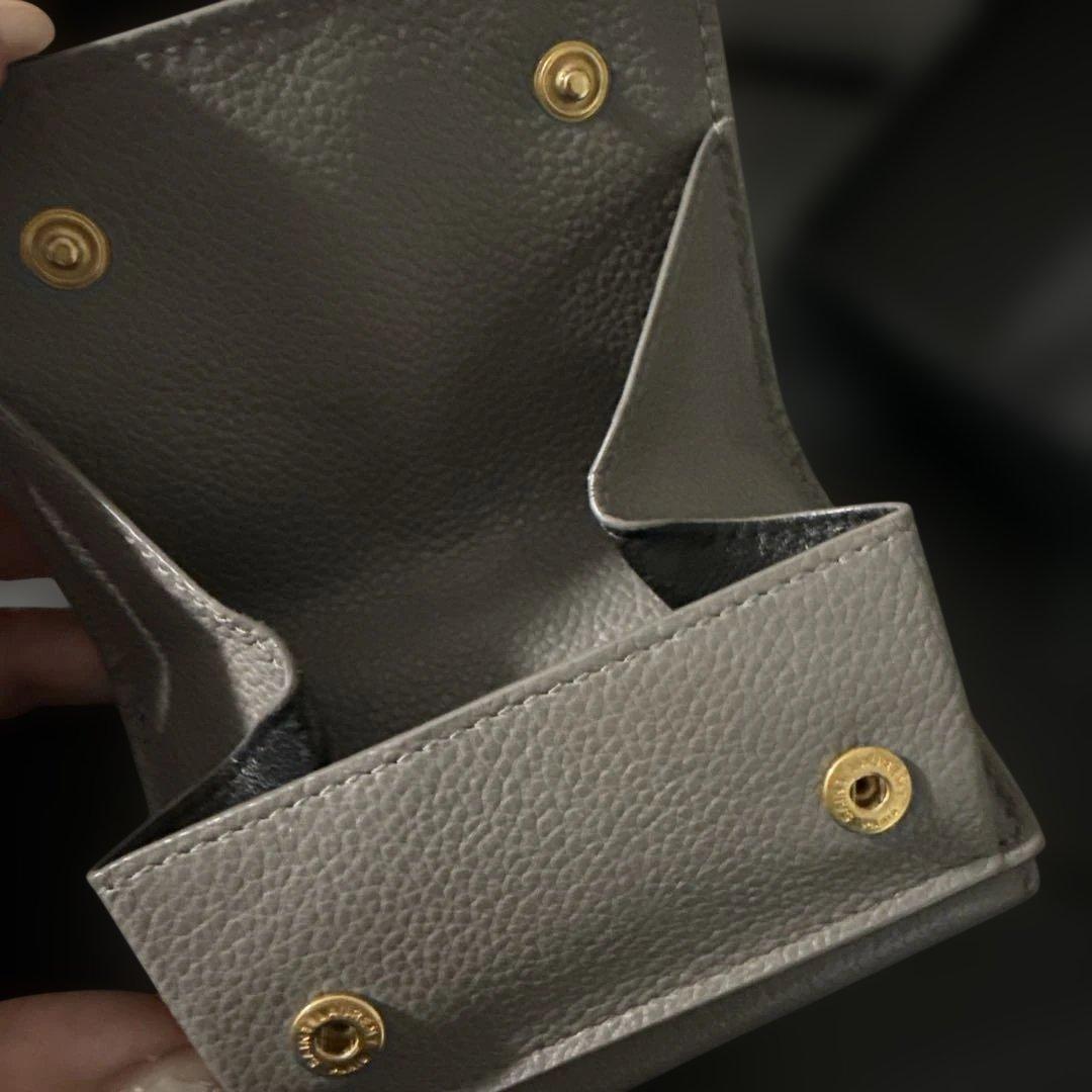 ゆうこりん YSL グレー 三つ折り財布