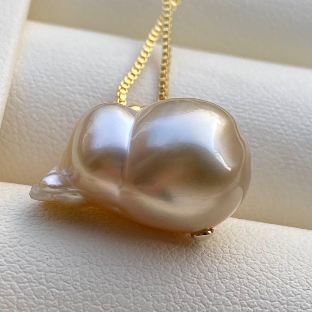 本真珠　南洋白蝶真珠ネックレストップ　魚18.8mmゴールドPT921