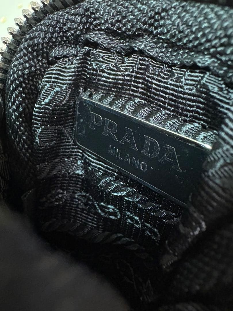 PRADA ブラック ミニポーチ ケース ストラップ付き