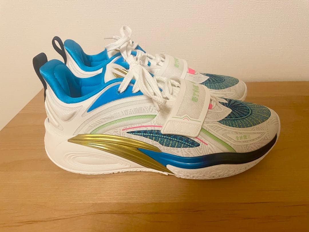 ANTA KAI1/バスケットボールシューズ ホワイト/ブルー/グリーン